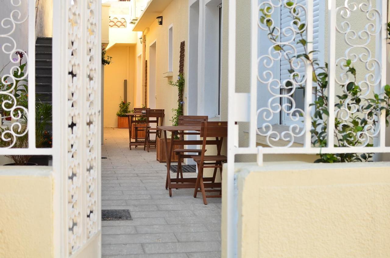 Mistral Appartements Port-Saint-Louis-du-Rhône Exterior foto